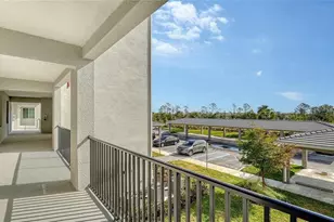12180 Wellen Golf St, Venice, FL 34293 - Photo 4