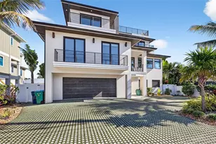 6605 Gulf Dr, Holmes Beach, FL 34217 - Photo 2