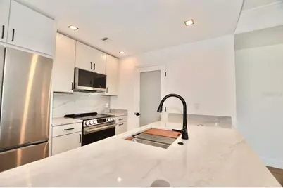 750 N Tamiami Trail #307, Sarasota, FL 34236 - Photo 6