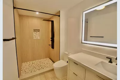 750 N Tamiami Trail #307, Sarasota, FL 34236 - Photo 24