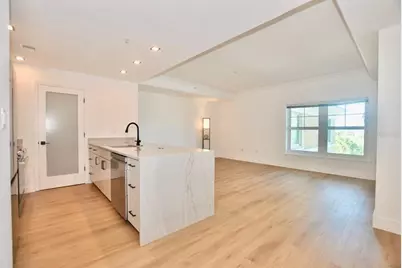 750 N Tamiami Trail #307, Sarasota, FL 34236 - Photo 2