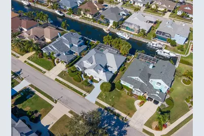 4743 Spinnaker Drive, Bradenton, FL 34208 - Photo 6