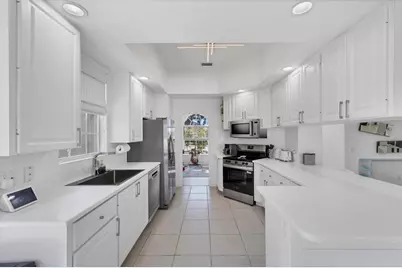 5573 Lucia Place, Sarasota, FL 34238 - Photo 20