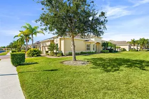 703 Chipper Dr, Sun City Center, FL 33573 - Photo 4