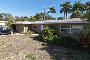 1648 Idle Ln, Sarasota, FL 34231 - Photo 8