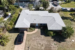 1648 Idle Ln, Sarasota, FL 34231 - Photo 10