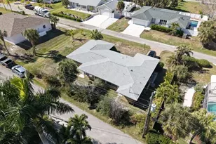 1648 Idle Ln, Sarasota, FL 34231 - Photo 16