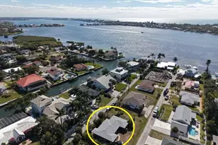 1648 Idle Ln, Sarasota, FL 34231 - Photo 4