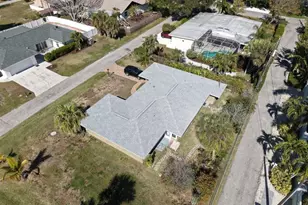 1648 Idle Ln, Sarasota, FL 34231 - Photo 58