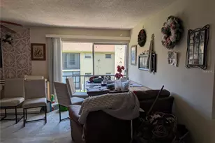 2763 Woodgate Ln, Sarasota, FL 34231 - Photo 12