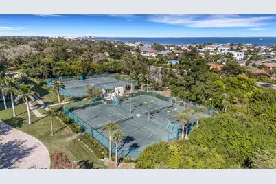 1105 Gulf Of Mexico Drive #401, Longboat Key, FL 34228 - Photo 36