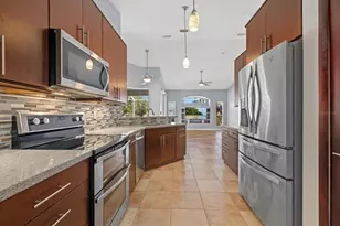 4046 Green Tree Ave, Sarasota, FL 34233 - Photo 8