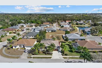 4046 Green Tree Avenue, Sarasota, FL 34233 - Photo 40