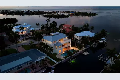 529 77th Street, Holmes Beach, FL 34217 - Photo 2