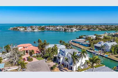 529 77th Street, Holmes Beach, FL 34217 - Photo 1