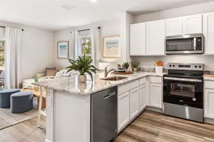 10727 Tiger Lily Dr, Venice, FL 34293 - Photo 8