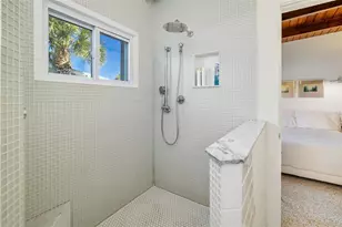 456 Magellan Dr, Sarasota, FL 34243 - Photo 40