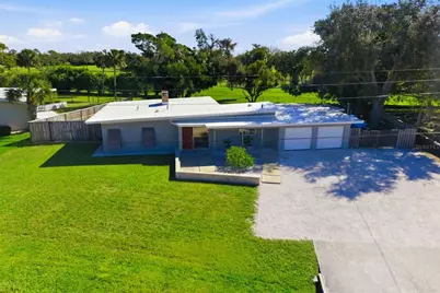 456 Magellan Drive, Sarasota, FL 34243 - Photo 4