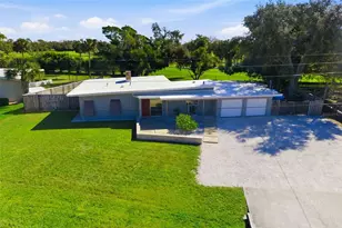 456 Magellan Dr, Sarasota, FL 34243 - Photo 4