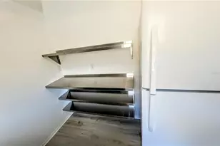 6973 Madonna Pl, Sarasota, FL 34243 - Photo 8