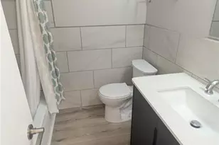 6973 Madonna Pl, Sarasota, FL 34243 - Photo 20
