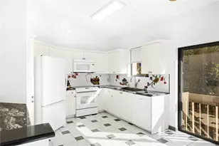 1648 Starling Dr, Sarasota, FL 34231 - Photo 16