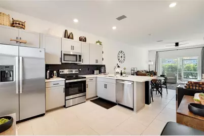 8829 Daybreak Street, Sarasota, FL 34241 - Photo 4