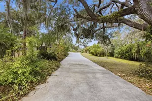 10205 28th Ave E, Palmetto, FL 34221 - Photo 2