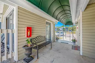 8123 45th Ct E, Sarasota, FL 34243 - Photo 16