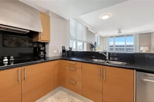 1350 Main St, Sarasota, FL 34236 - Photo 8