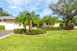 6994 W Country Club Dr N, Sarasota, FL 34243 - Photo 1