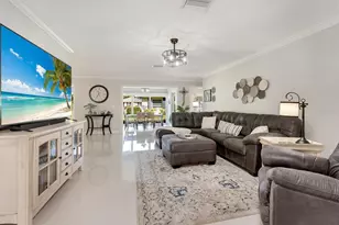 6994 W Country Club Dr N, Sarasota, FL 34243 - Photo 6