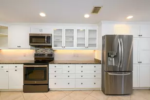 1255 N Gulfstream Ave, Sarasota, FL 34236 - Photo 16