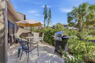 1630 Treehouse Cir, Sarasota, FL 34231 - Photo 20