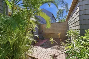 1630 Treehouse Cir, Sarasota, FL 34231 - Photo 4