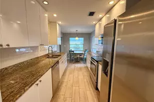 2328 Cass St, Sarasota, FL 34231 - Photo 4