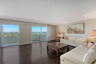 1750 Benjamin Franklin Dr, Sarasota, FL 34236 - Photo 6