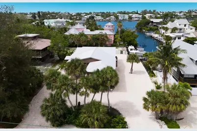 807 S Bay Boulevard, Anna Maria, FL 34216 - Photo 8