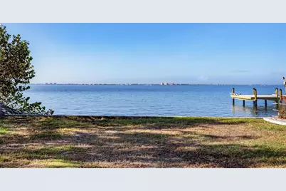 7332 Phillips Street, Sarasota, FL 34243 - Photo 6