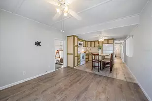 84 Del Rio Dr, Palmetto, FL 34221 - Photo 10