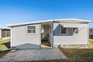 84 Del Rio Dr, Palmetto, FL 34221 - Photo 24