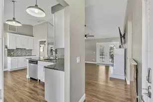 6109 61st Ct E, Palmetto, FL 34221 - Photo 6