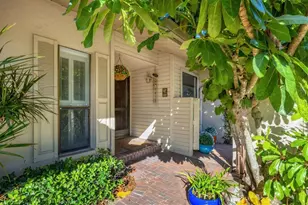 4870 Kestral Park Cir, Sarasota, FL 34231 - Photo 6