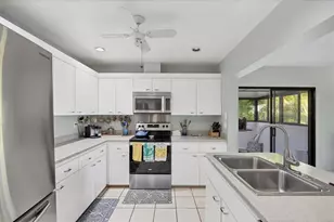 4870 Kestral Park Cir, Sarasota, FL 34231 - Photo 20