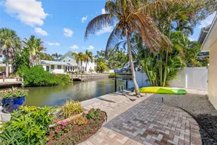 353 Avenida Leona, Sarasota, FL 34242 - Photo 48