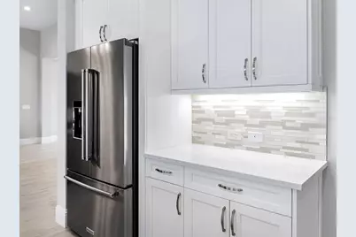 8556 Pavia Way, Lakewood Ranch, FL 34202 - Photo 16