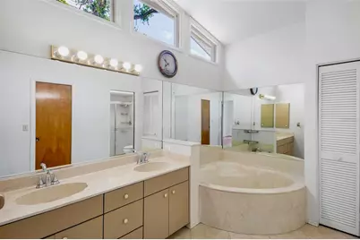 2529 Rustic Oak Ct Court, Sarasota, FL 34232 - Photo 16