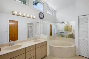 2529 Rustic Oak Ct Ct, Sarasota, FL 34232 - Photo 16