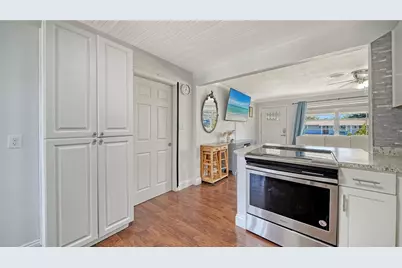 3008 Arch Drive, Sarasota, FL 34232 - Photo 12