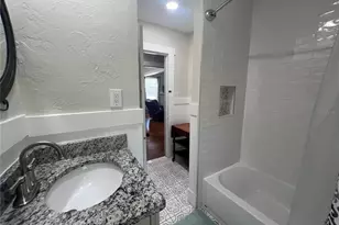 914 17th St W, Bradenton, FL 34205 - Photo 16